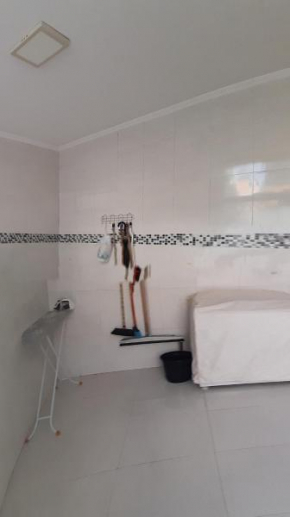 Casa linda com piscina a menos de dois minutos dos maiores Centros Turisticos de Aparecida